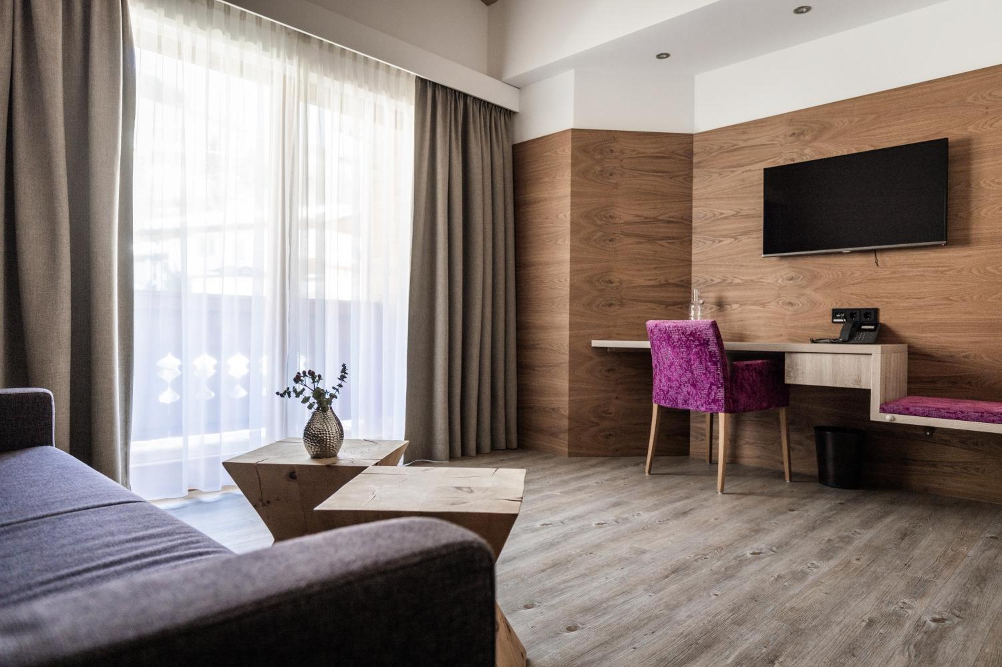 Hotel Sonnegg Σάαλμπαχ-Χίντεργκλεμ Εξωτερικό φωτογραφία